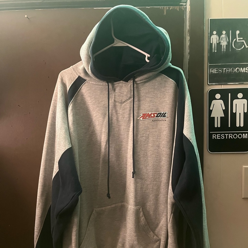Like new Amsoil Synthetics sweatshirt